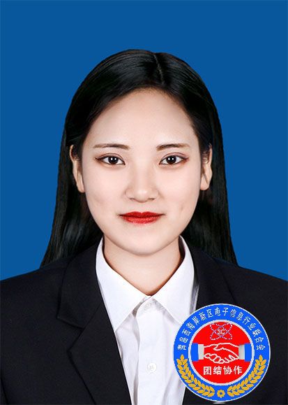 黄珊.jpg